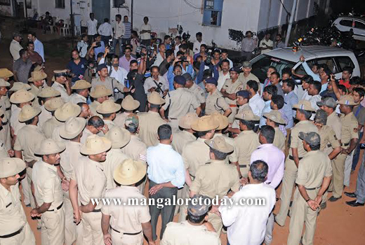 Cops, public protest against Circle Inspector  Pramod’s alleged suspension 1